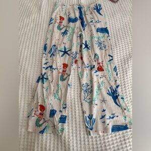 HUE Mermaid and Sea Life Print Leggings